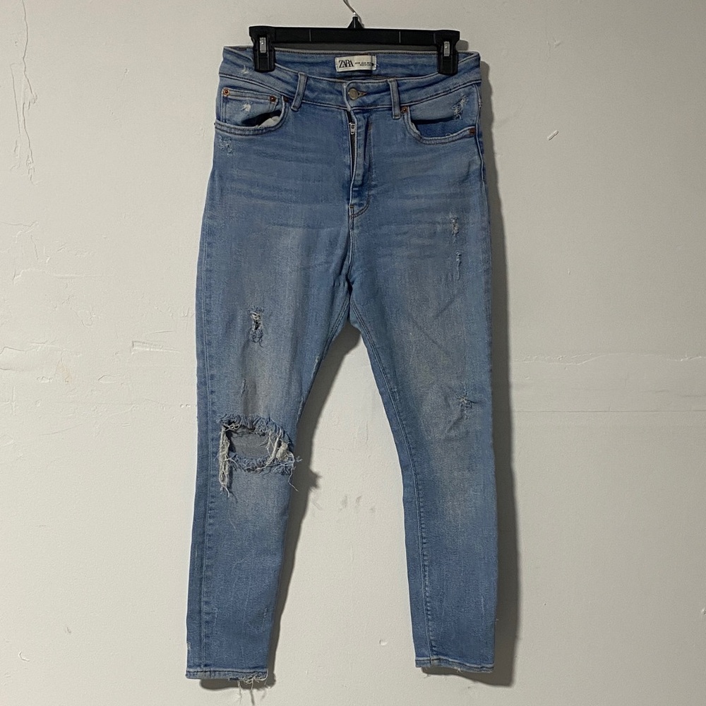 Zara Women Ripped mom fit jeans Size 8